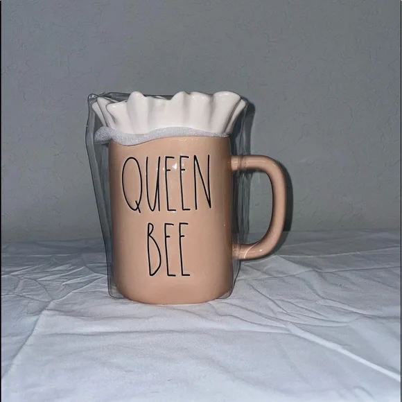 Rae Dunn Queen Bee Mug with Flower Topper - Picture 1 of 3